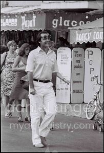 Saint-Tropez - 1976 - Jack Nicholson se balade sur le port