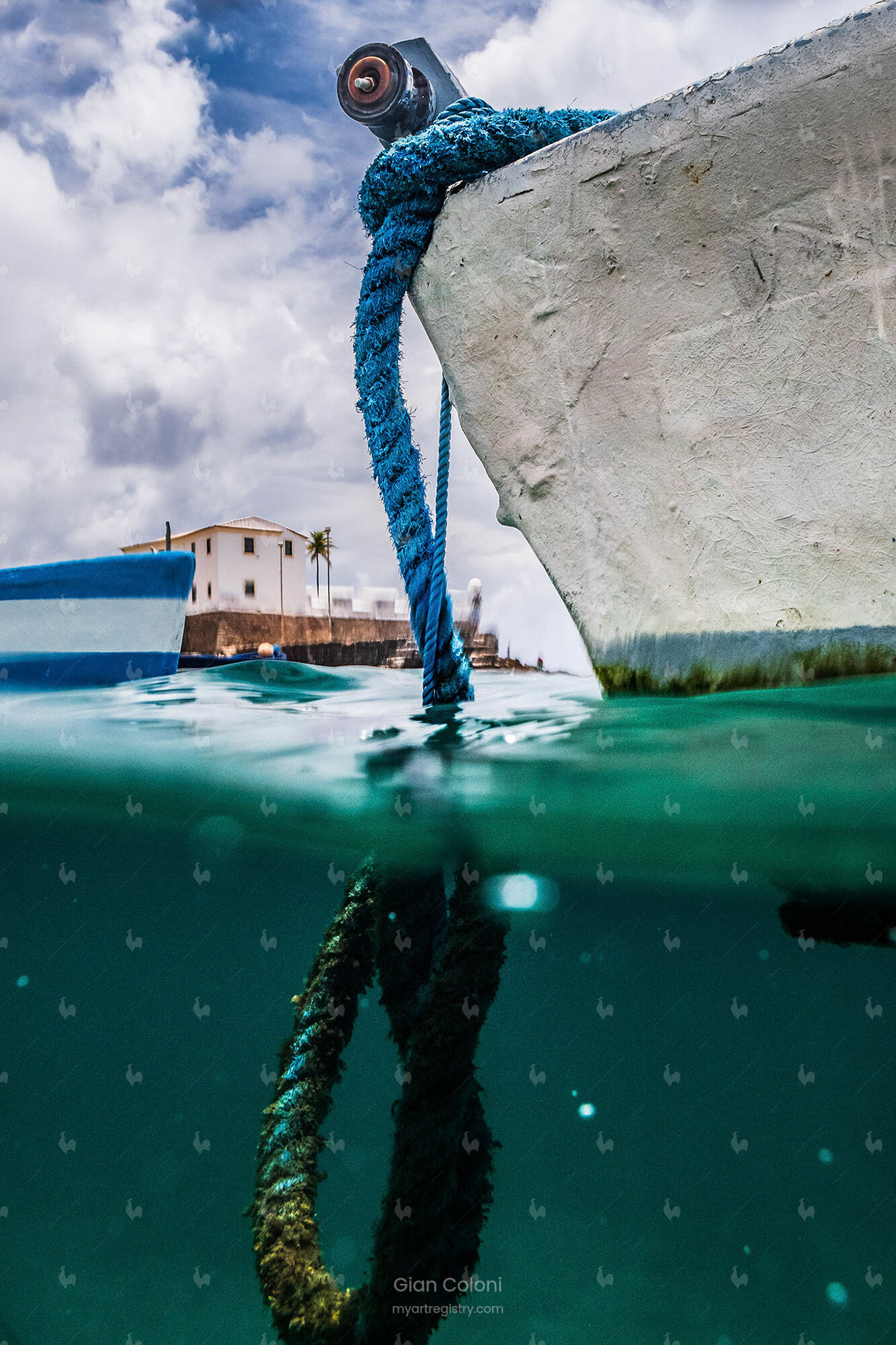 O cabo submerso