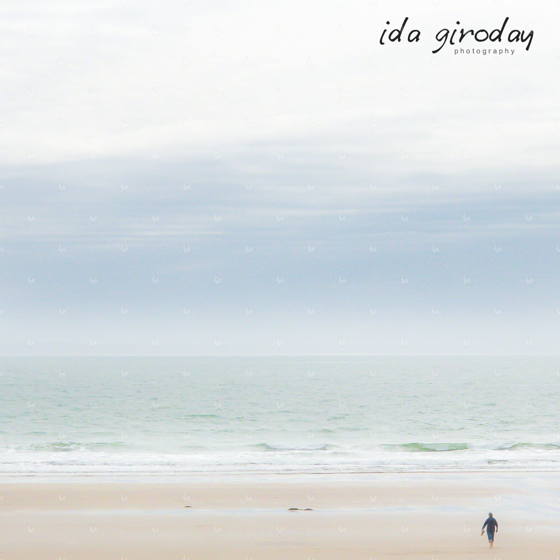 Straight Ahead - Droit Devant