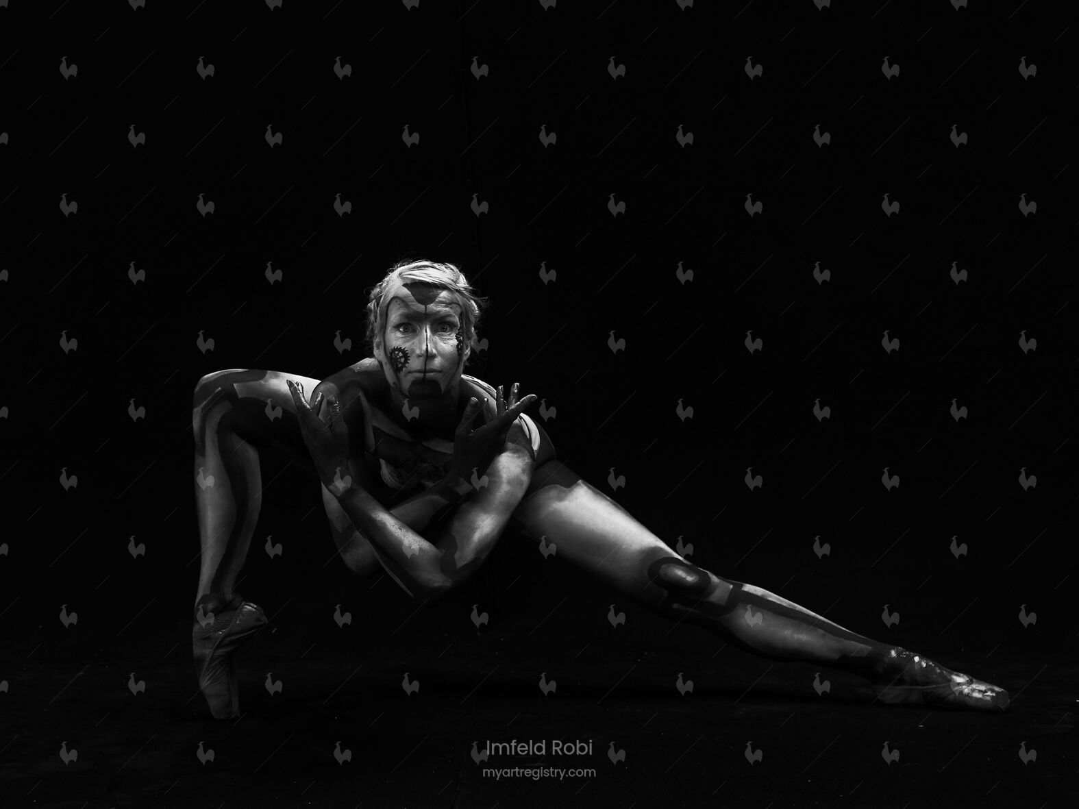 MODERN DANCER