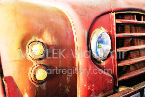 Vieux camion rouge