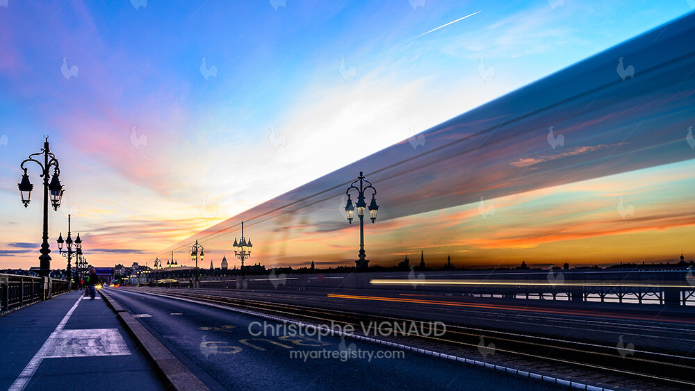 Coucher de Soleil à travers le TRAM