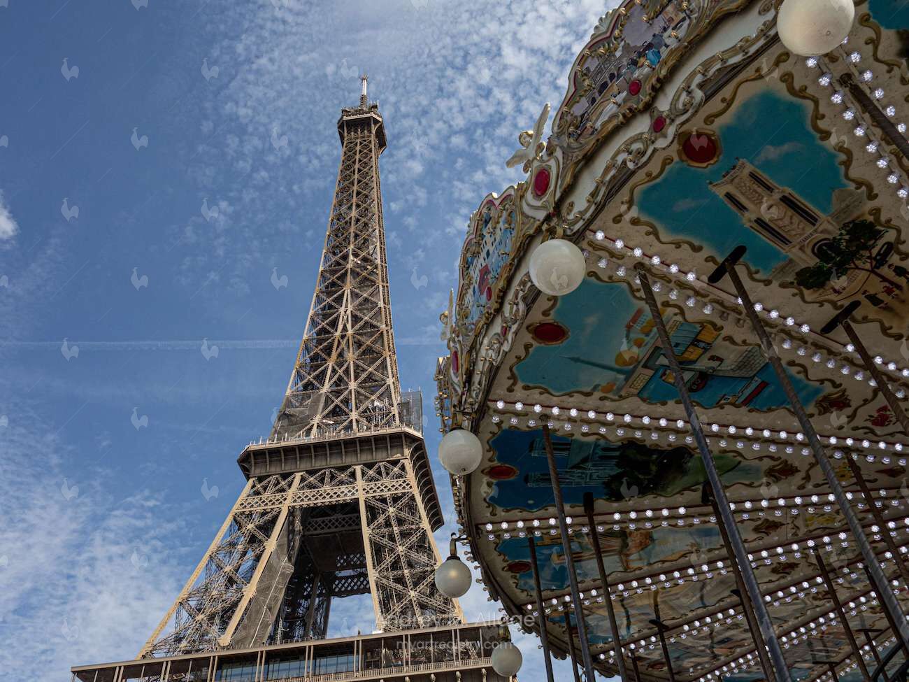 EM-CANTOS DE PARIS