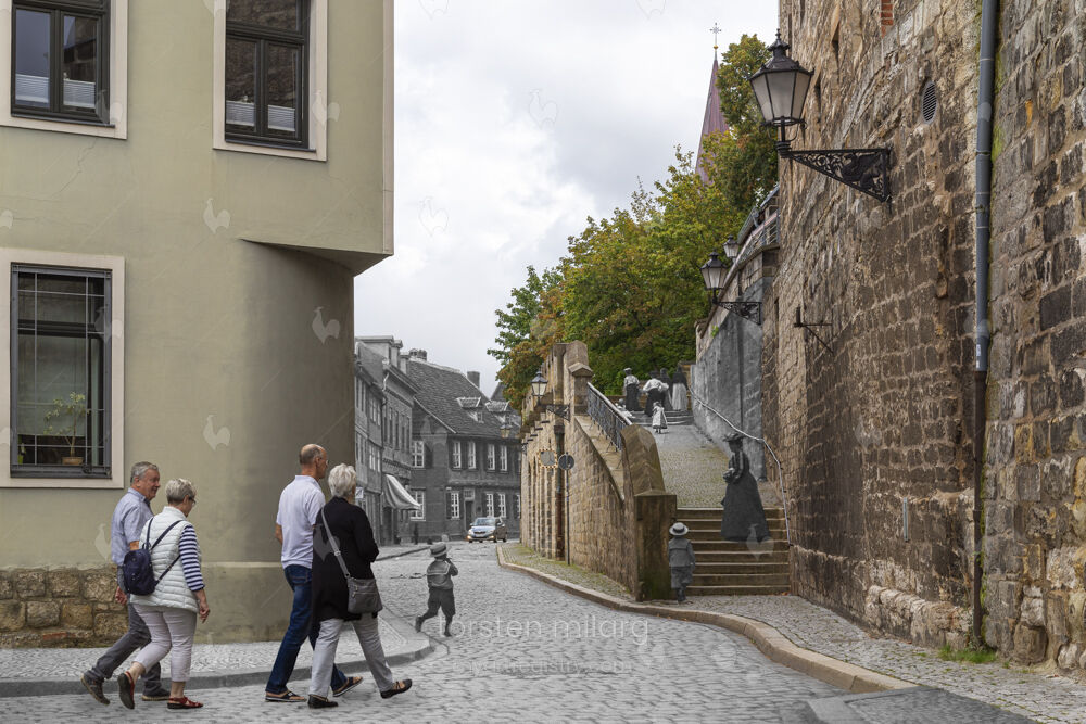 Zum Domplatz hinauf – An der Peterstreppe