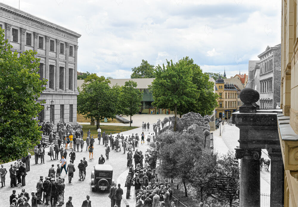 Universitätsplatz mit Löwengebäude