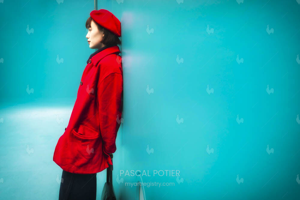 La fille au manteau rouge